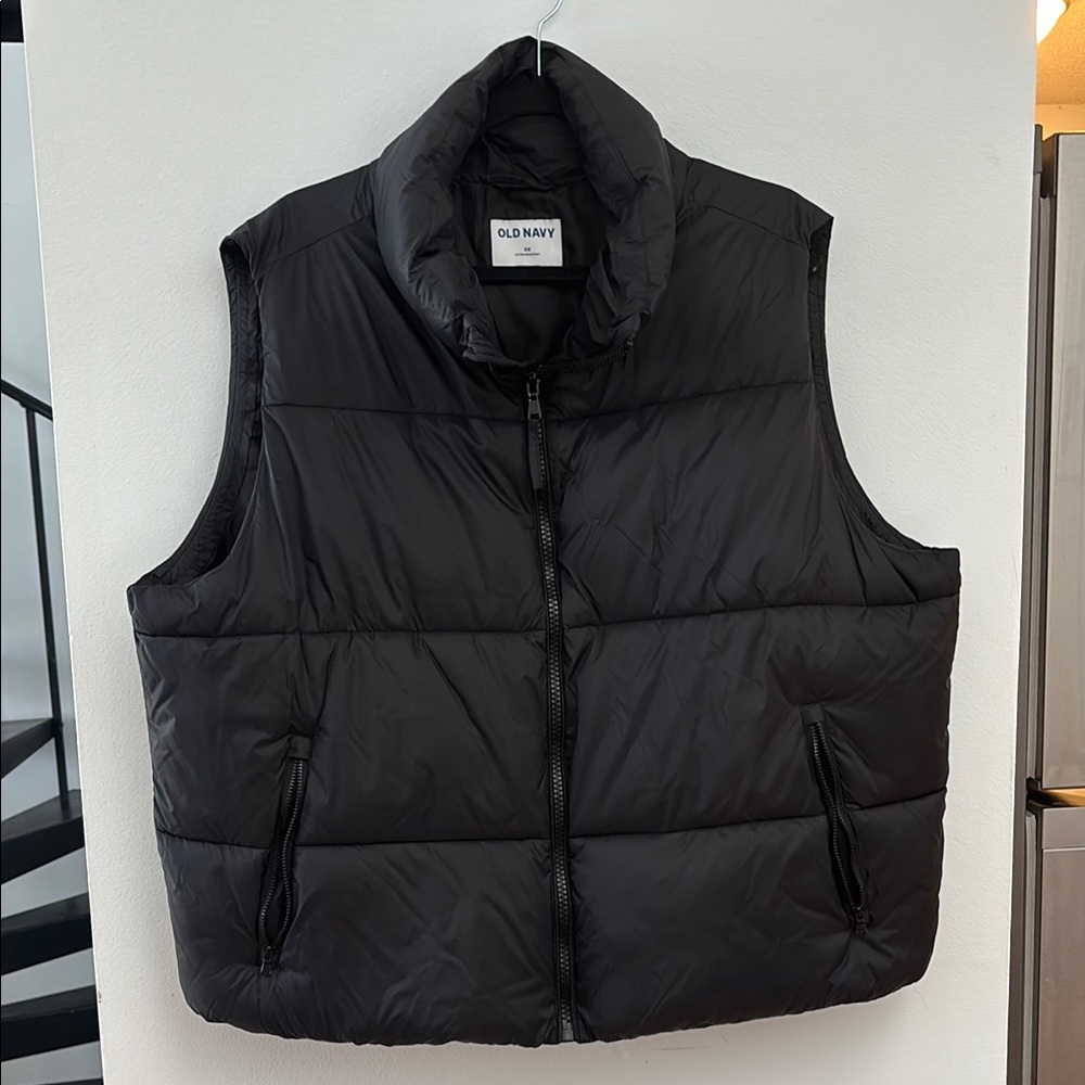 Old Navy Black Puffer Vest NWOT